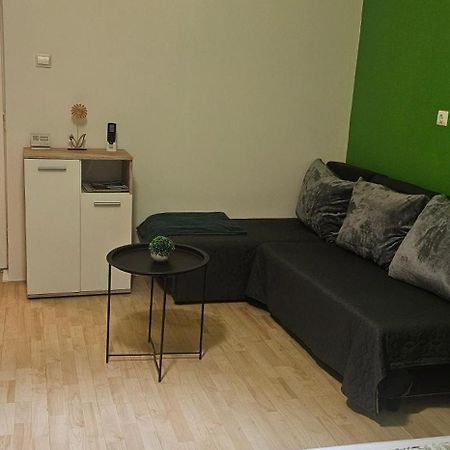 Zizi Apartman Debrecen Exterior photo