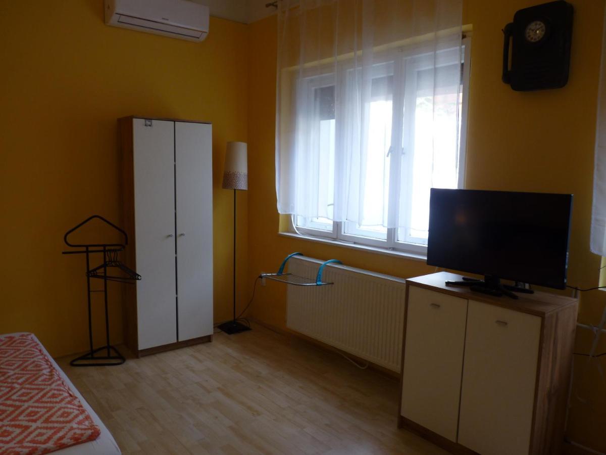 Zizi Apartman Debrecen Exterior photo