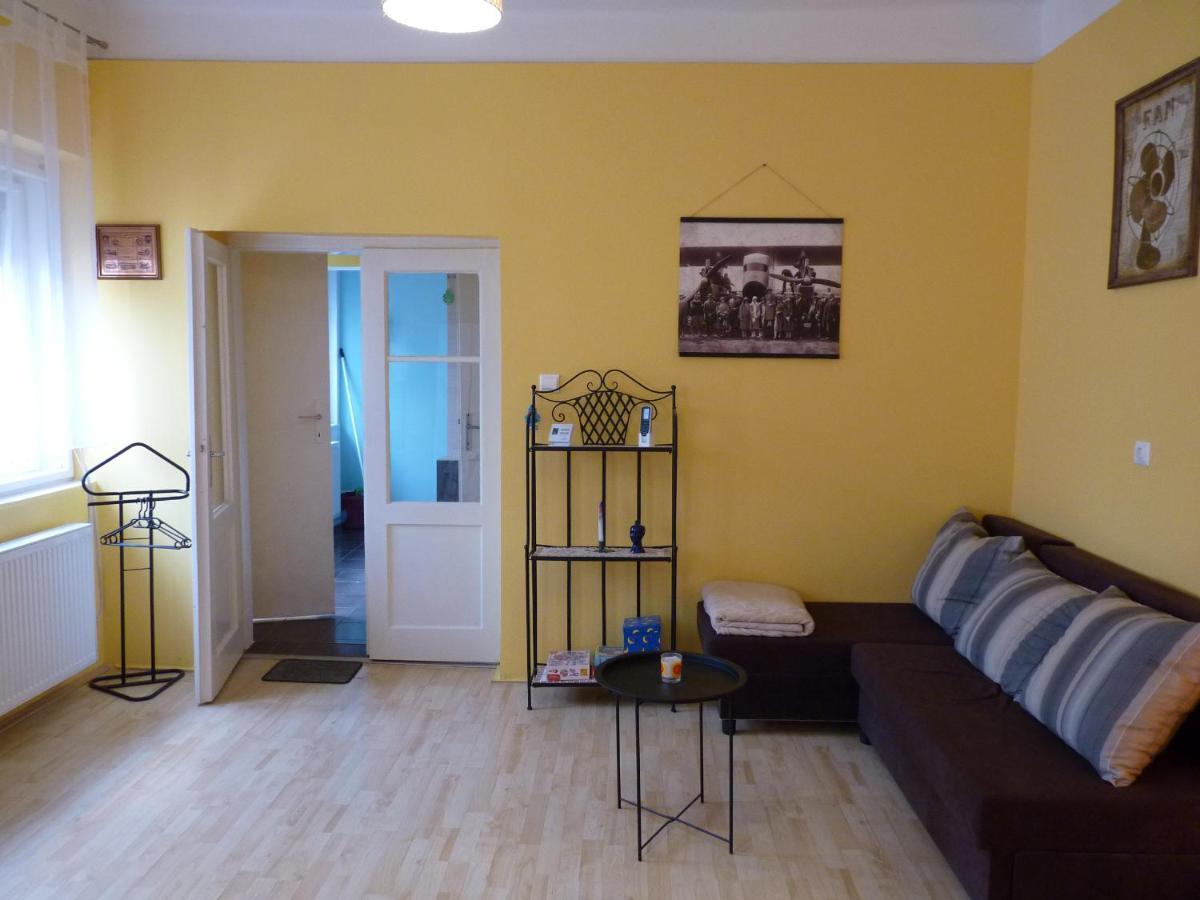 Zizi Apartman Debrecen Exterior photo